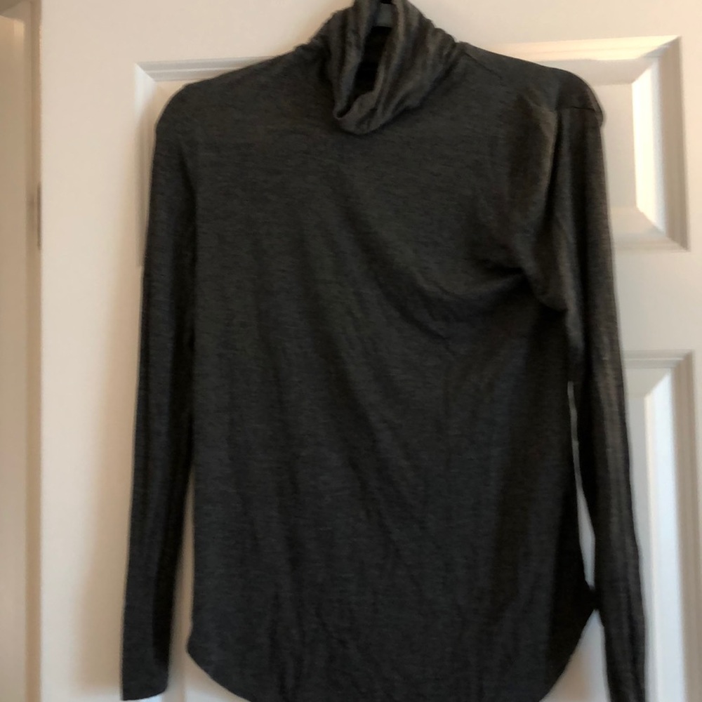 Knit blend turtleneck blouse